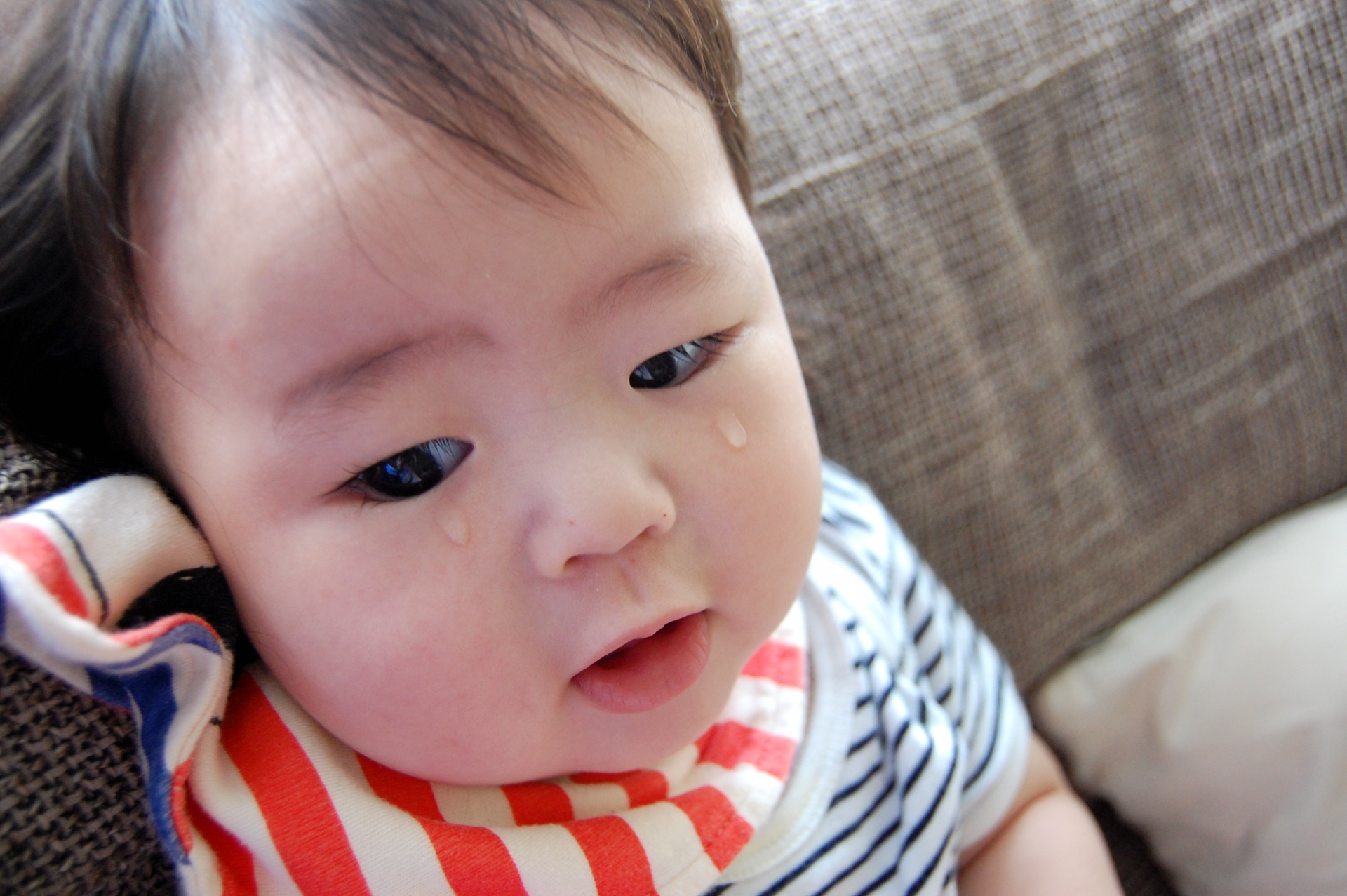 目やに 生後 2 ヶ月 生後2ヶ月～の赤ちゃんの指しゃぶり。意味は？歯並びへの影響は？【保育士監修】