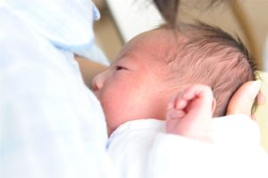 赤ちゃんのゲップが出ない時の対処法 小児科オンラインジャーナル