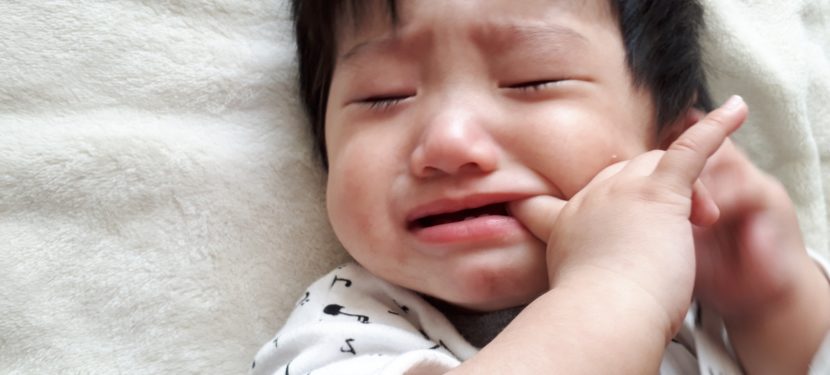 泣いている赤ちゃんを落ち着かせる方法
