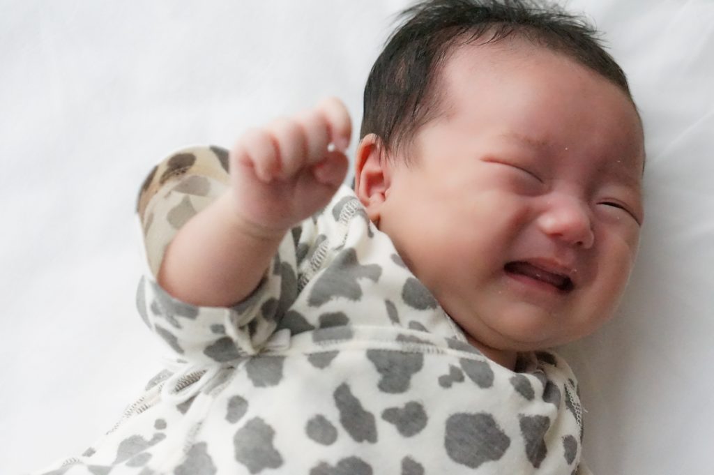 泣いている赤ちゃんを落ち着かせる方法 小児科オンラインジャーナル