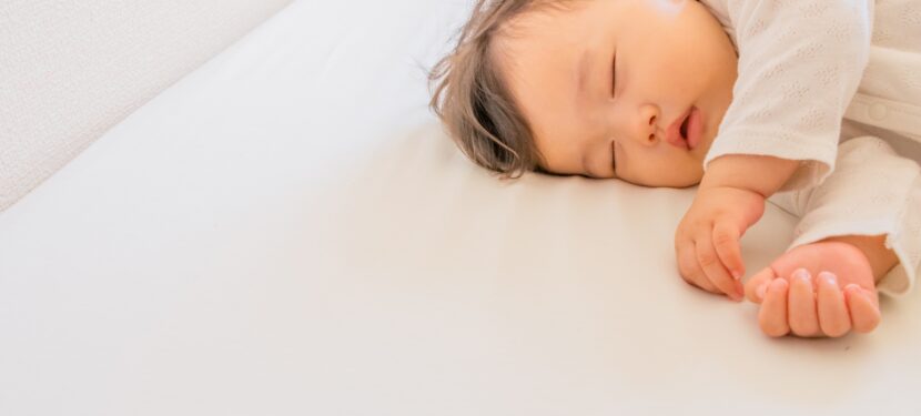 お子さんの睡眠時間や寝かしつけについて学べる記事8選
