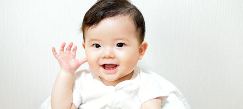 逆さバイバイって大丈夫？〜なぜ起こるの？ 発達障害との関係は？ 〜